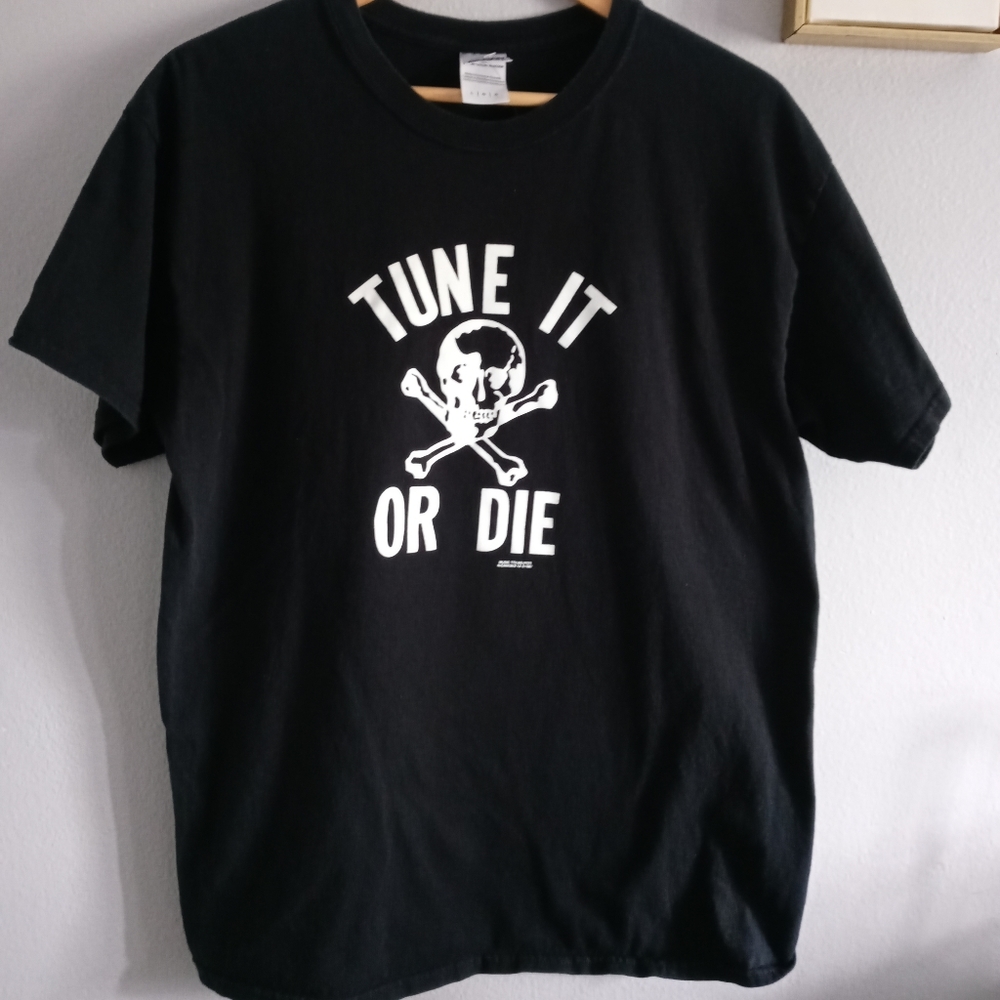 Shirt Gildan graphic size Large color black Unisex exelente conditions Casual